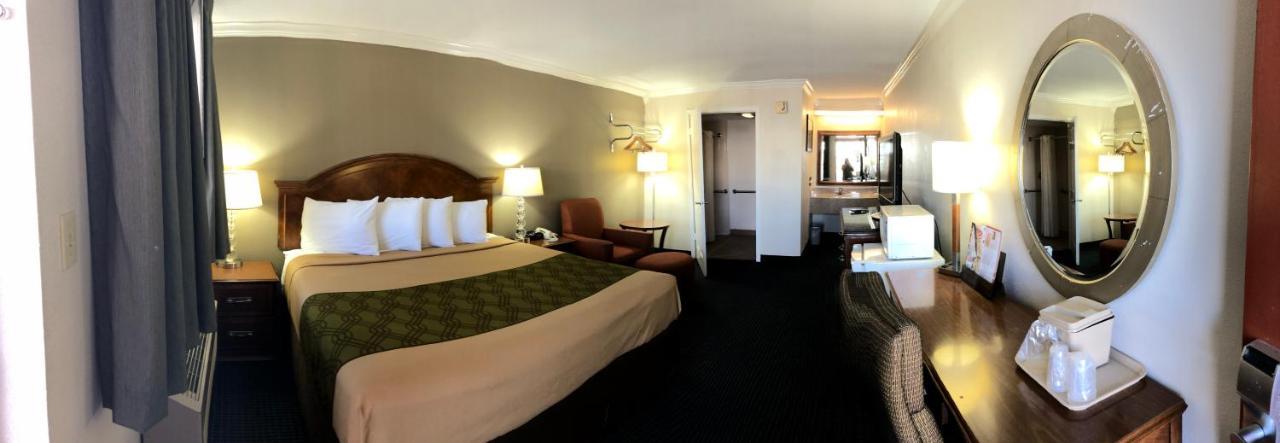 University Inn & Suites Сан Антонио Екстериор снимка