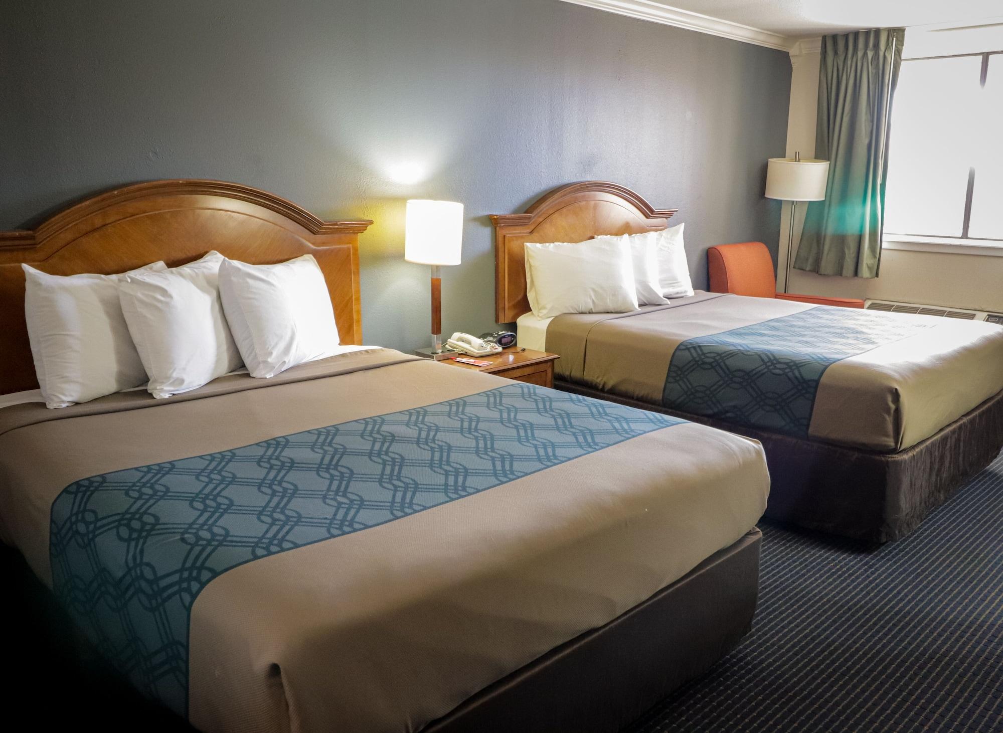 University Inn & Suites Сан Антонио Екстериор снимка