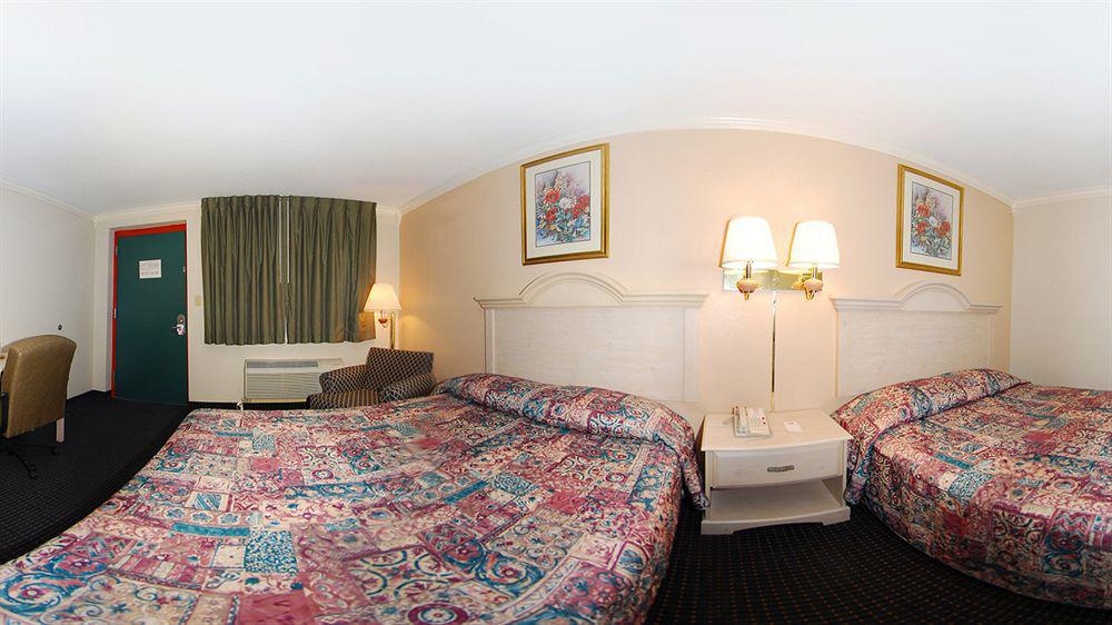 University Inn & Suites Сан Антонио Екстериор снимка