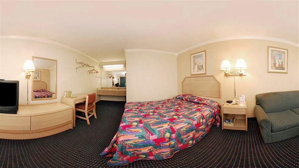 University Inn & Suites Сан Антонио Стая снимка