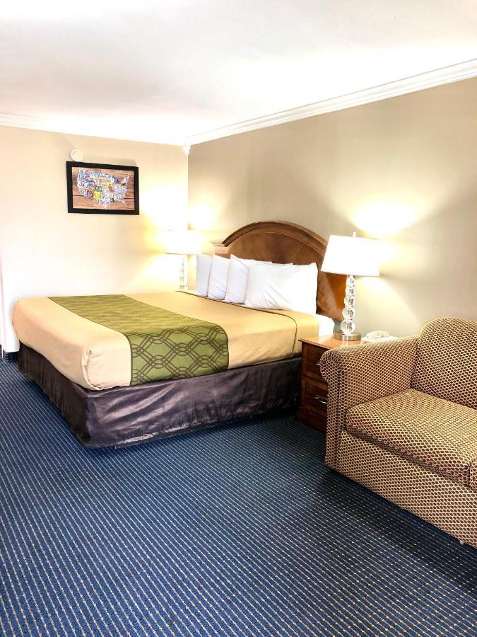 University Inn & Suites Сан Антонио Екстериор снимка